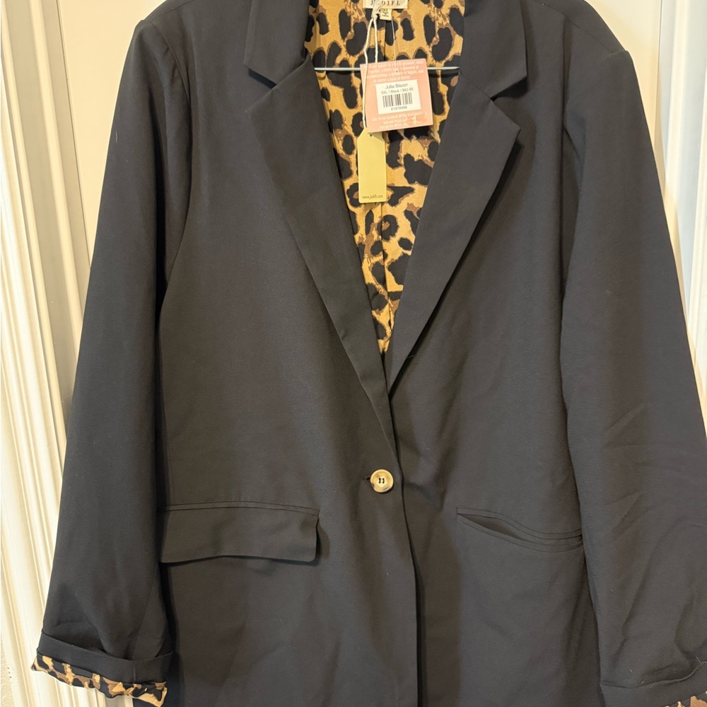 JODIFL Black Blazer with Leopard Print Lining